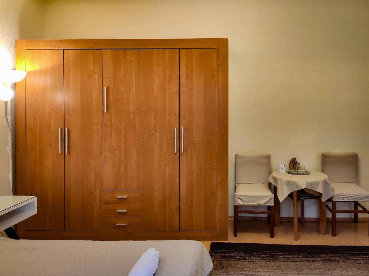 Afrodite Apartmanhaz เอ็กเกอร์ ภายนอก รูปภาพ