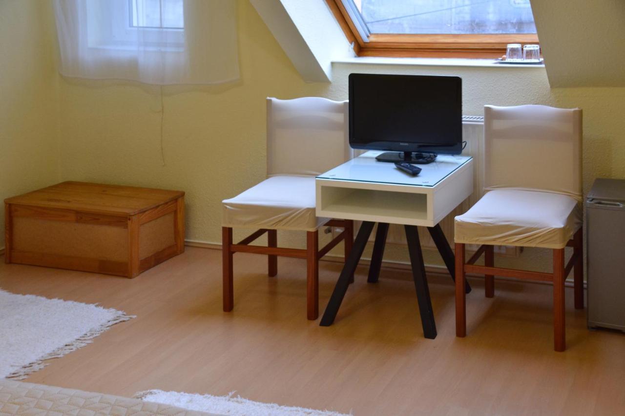 Afrodite Apartmanhaz เอ็กเกอร์ ภายนอก รูปภาพ