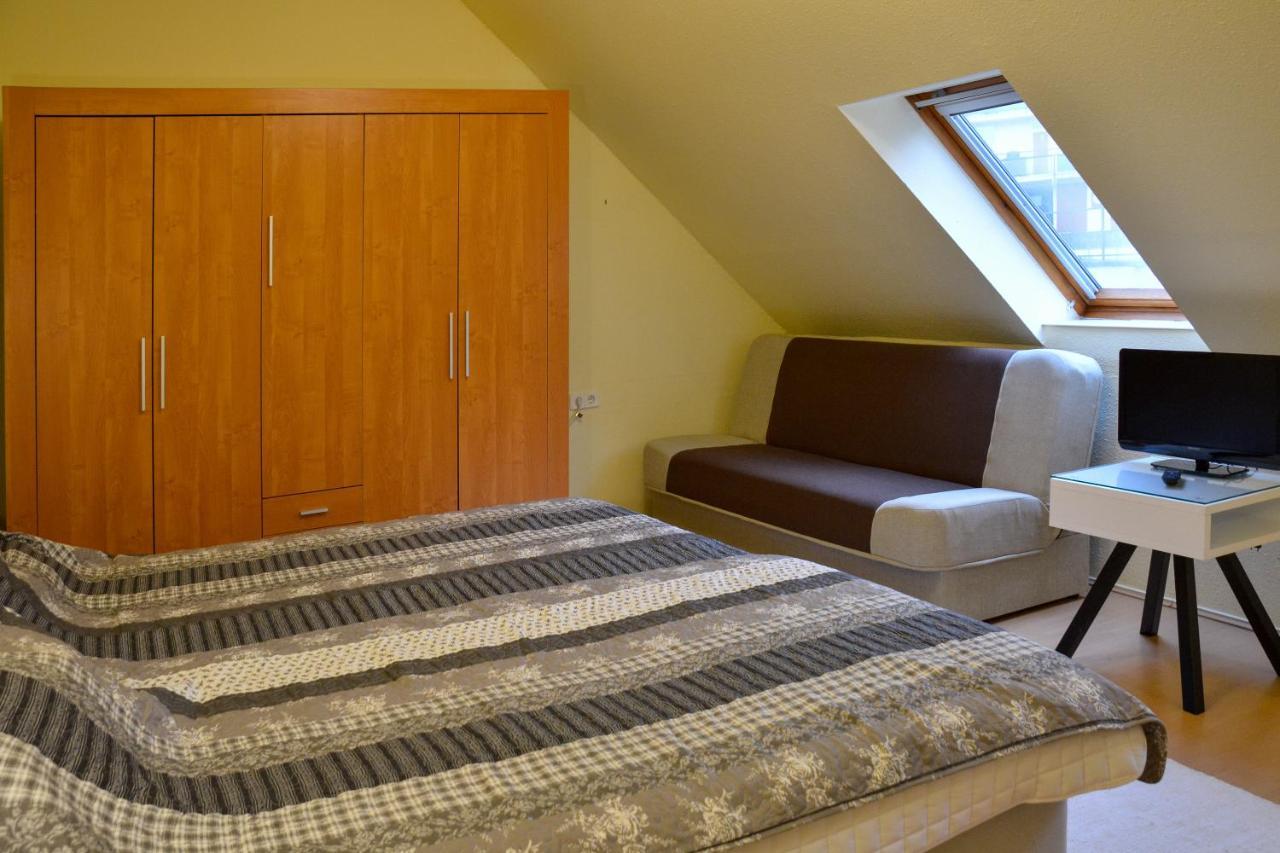 Afrodite Apartmanhaz เอ็กเกอร์ ภายนอก รูปภาพ
