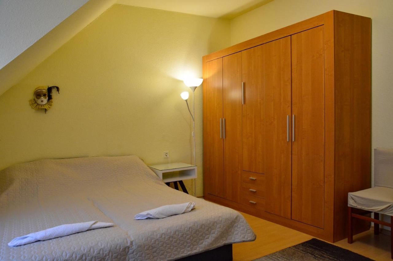 Afrodite Apartmanhaz เอ็กเกอร์ ภายนอก รูปภาพ