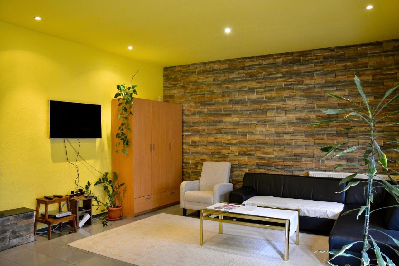 Afrodite Apartmanhaz เอ็กเกอร์ ภายนอก รูปภาพ