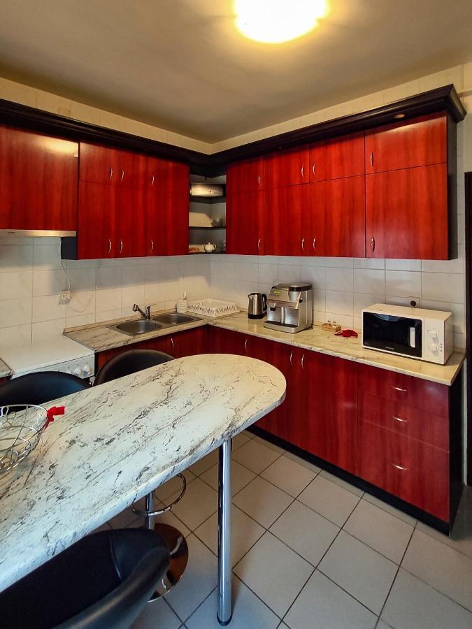 Afrodite Apartmanhaz เอ็กเกอร์ ภายนอก รูปภาพ